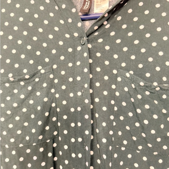 H&M Sage Button-Down Shirt with White Dots - Picture 4 of 4